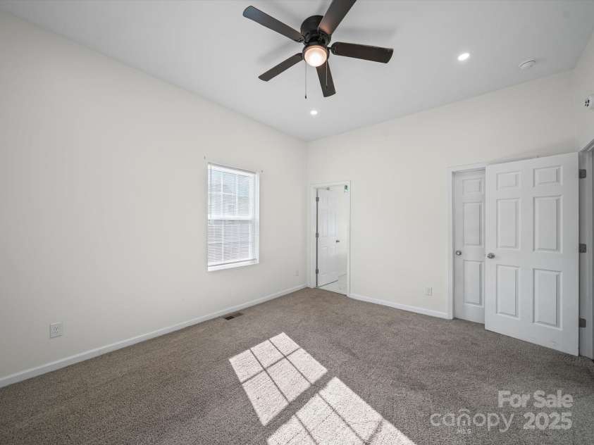 711 1st Rainbow Street, Lexington, NC 27295.  MLS# CAR4271709, YatesRealty ID 21705. 