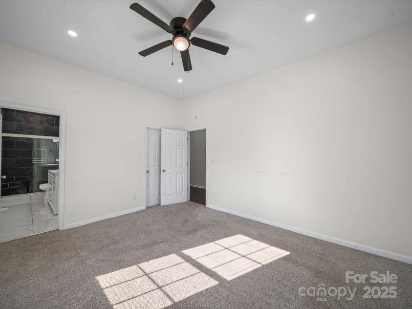711 1st Rainbow Street, Lexington, NC 27295.  MLS# CAR4271709, YatesRealty ID 21705. 