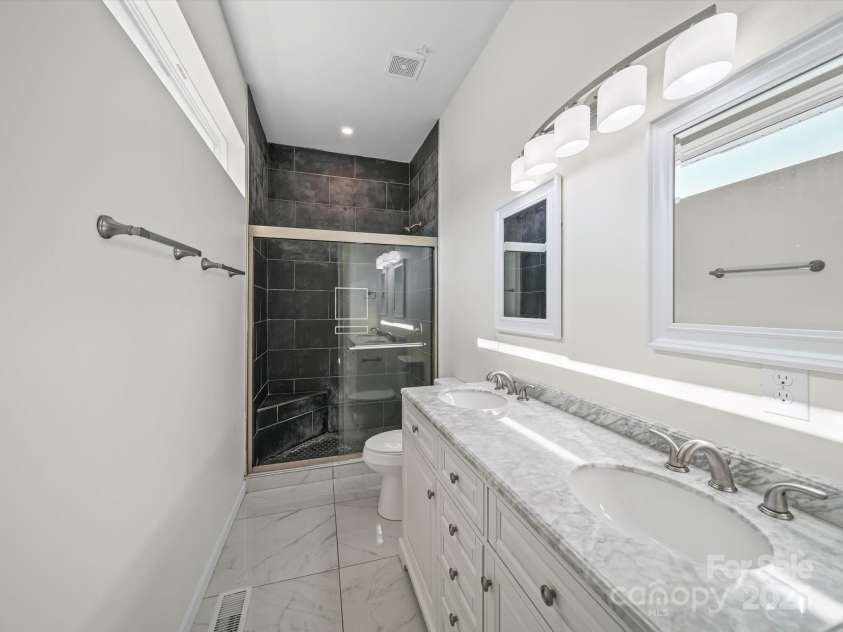 711 1st Rainbow Street, Lexington, NC 27295.  MLS# CAR4271709, YatesRealty ID 21705. 