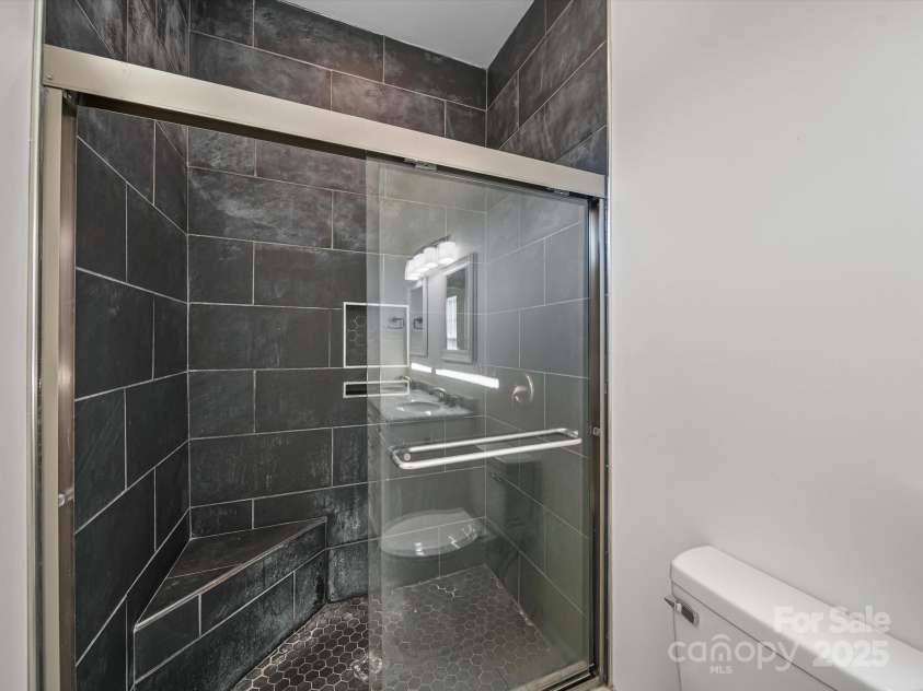 711 1st Rainbow Street, Lexington, NC 27295.  MLS# CAR4271709, YatesRealty ID 21705. 