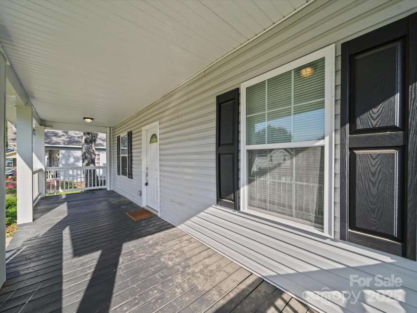 711 1st Rainbow Street, Lexington, NC 27295.  MLS# CAR4271709, YatesRealty ID 21705. 
