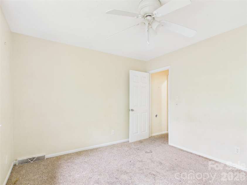 119 Creekside Drive, Morganton, NC 28655.  MLS# CAR4381100, YatesRealty ID 21707. 