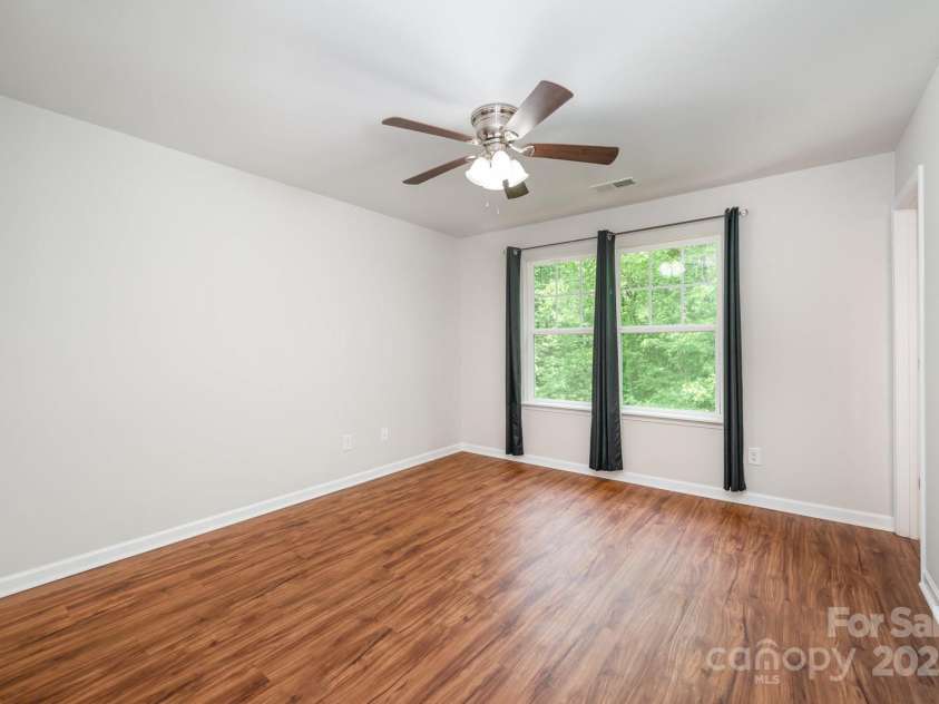 9203 Grand Valley Drive, Charlotte, NC 28213.  MLS# CAR4256853, YatesRealty ID 21707. 