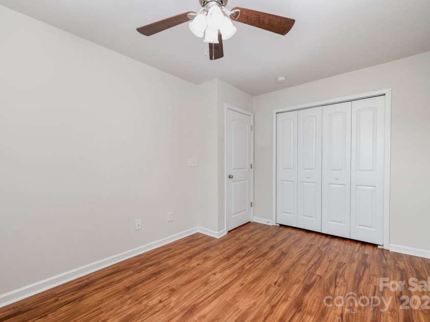 9203 Grand Valley Drive, Charlotte, NC 28213.  MLS# CAR4256853, YatesRealty ID 21707. 