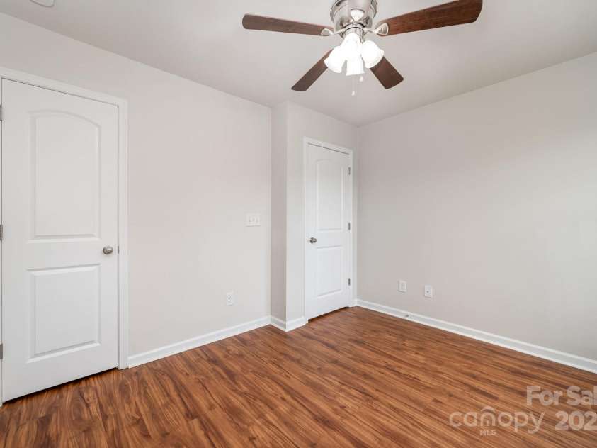 9203 Grand Valley Drive, Charlotte, NC 28213.  MLS# CAR4256853, YatesRealty ID 21707. 