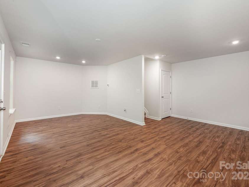 9203 Grand Valley Drive, Charlotte, NC 28213.  MLS# CAR4256853, YatesRealty ID 21707. 