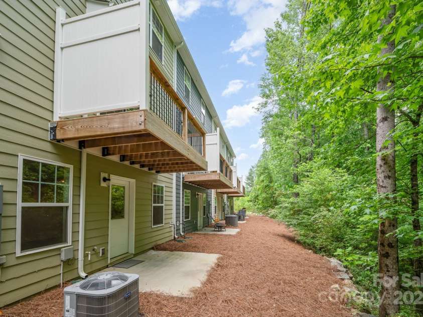 9203 Grand Valley Drive, Charlotte, NC 28213.  MLS# CAR4256853, YatesRealty ID 21707. 