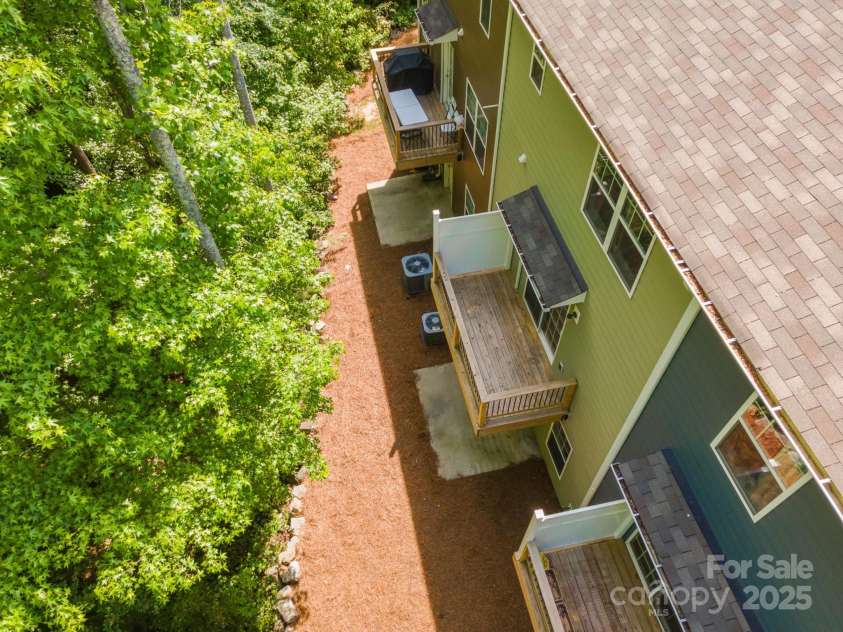 9203 Grand Valley Drive, Charlotte, NC 28213.  MLS# CAR4256853, YatesRealty ID 21707. 