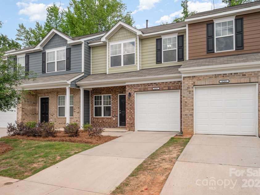 9203 Grand Valley Drive, Charlotte, NC 28213.  MLS# CAR4256853, YatesRealty ID 21707. Building