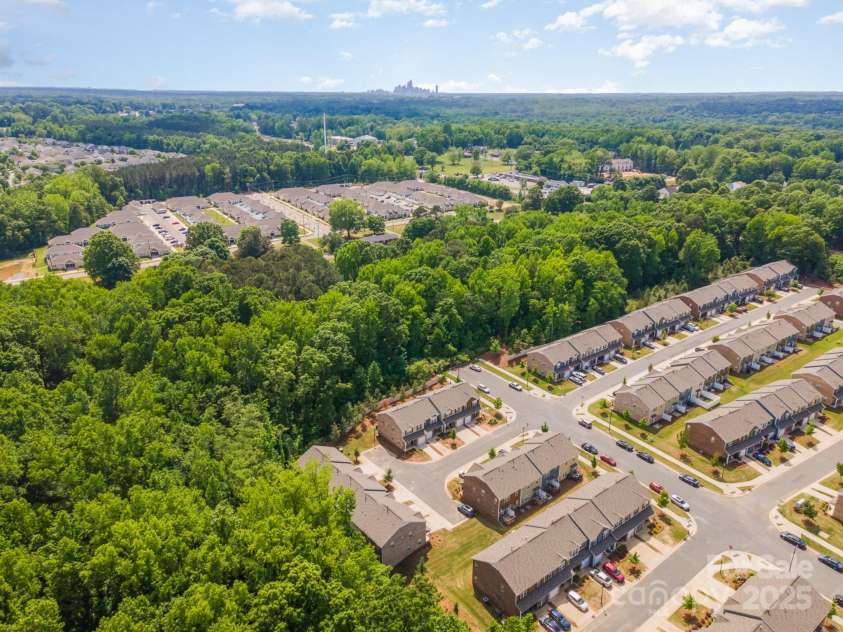 9203 Grand Valley Drive, Charlotte, NC 28213.  MLS# CAR4256853, YatesRealty ID 21707. Sorrounding View