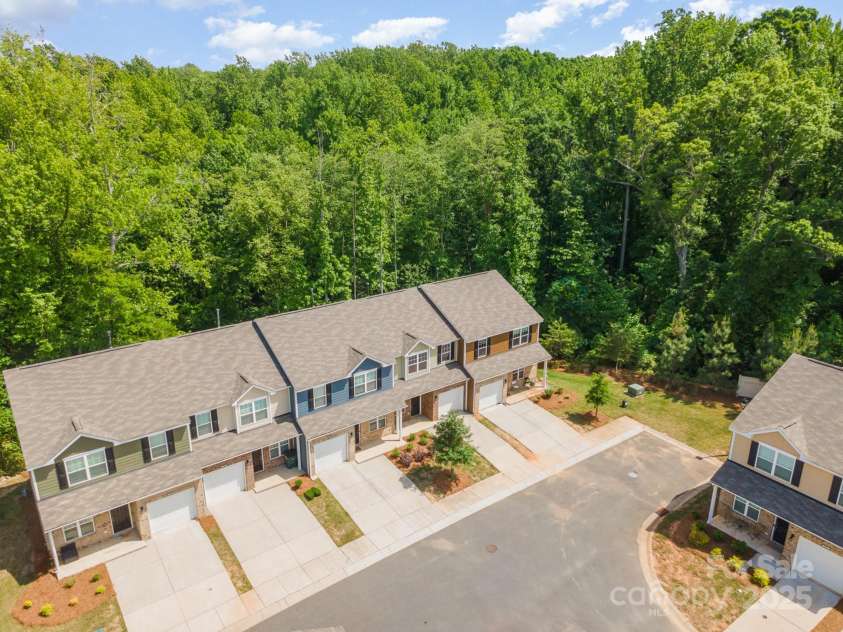 9203 Grand Valley Drive, Charlotte, NC 28213.  MLS# CAR4256853, YatesRealty ID 21707. Sorrounding View