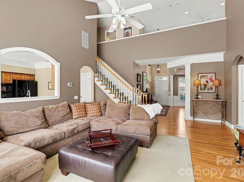 15111 Arleta Circle, Charlotte, NC 28277.  MLS# CAR4381823, YatesRealty ID 21708. 