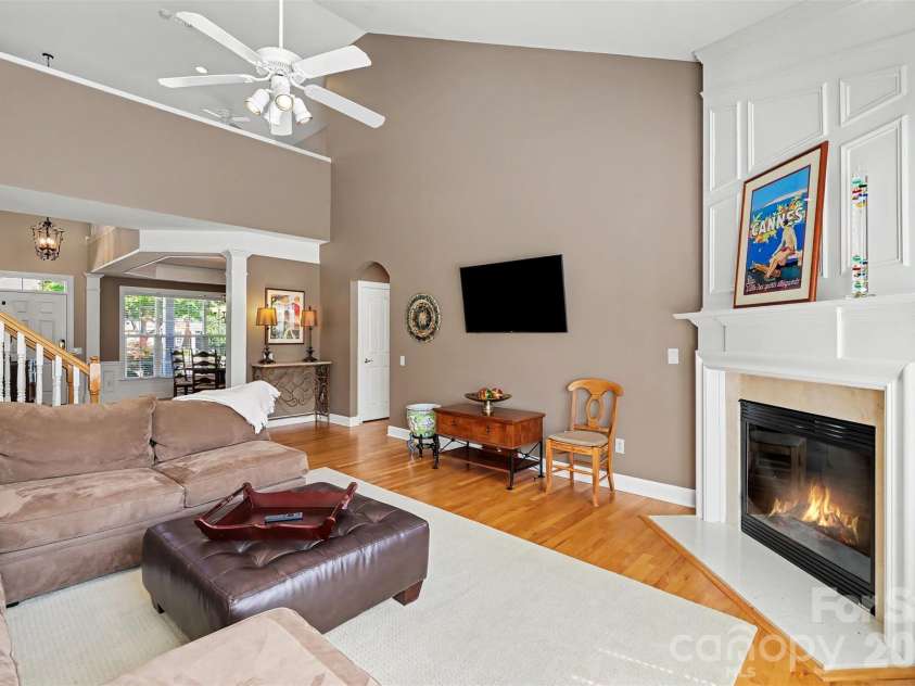 15111 Arleta Circle, Charlotte, NC 28277.  MLS# CAR4381823, YatesRealty ID 21708. 