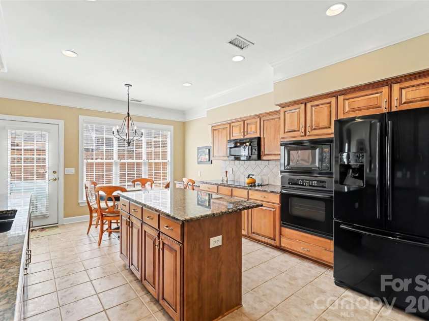 15111 Arleta Circle, Charlotte, NC 28277.  MLS# CAR4381823, YatesRealty ID 21708. 