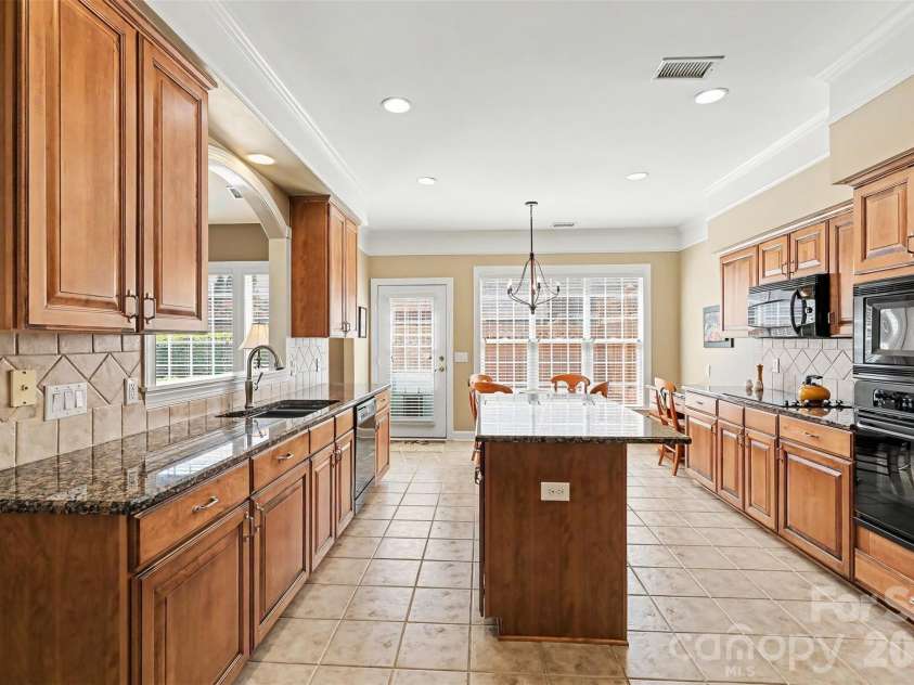 15111 Arleta Circle, Charlotte, NC 28277.  MLS# CAR4381823, YatesRealty ID 21708. 