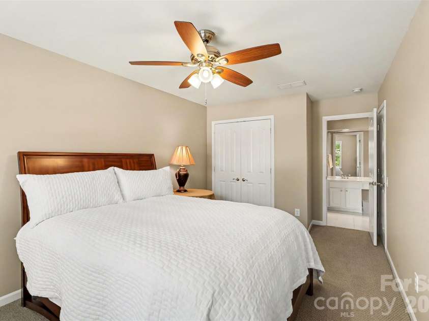 15111 Arleta Circle, Charlotte, NC 28277.  MLS# CAR4381823, YatesRealty ID 21708. 