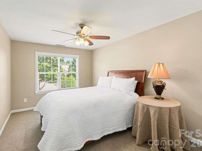 15111 Arleta Circle, Charlotte, NC 28277.  MLS# CAR4381823, YatesRealty ID 21708. 