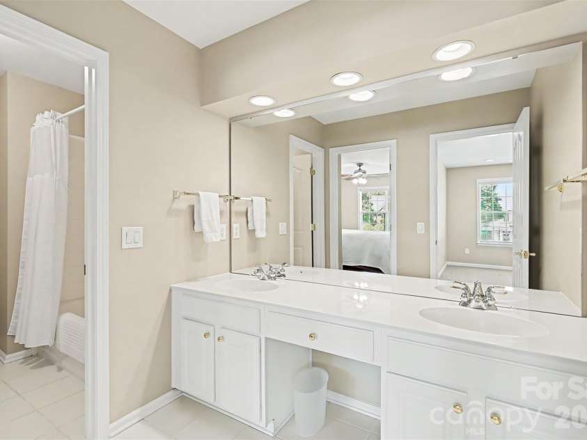 15111 Arleta Circle, Charlotte, NC 28277.  MLS# CAR4381823, YatesRealty ID 21708. 