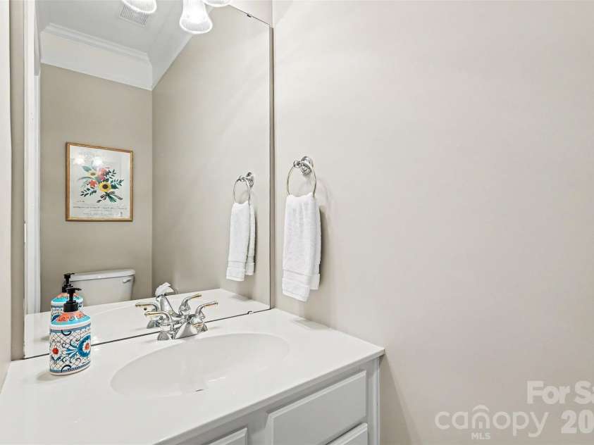 15111 Arleta Circle, Charlotte, NC 28277.  MLS# CAR4381823, YatesRealty ID 21708. 
