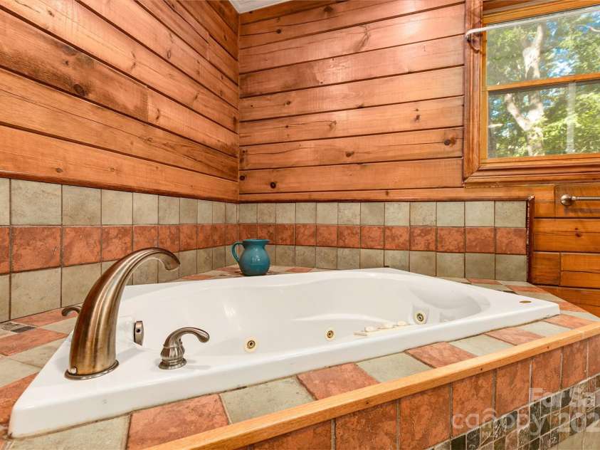 95 Idlewood Drive, Marion, NC 28752.  MLS# CAR4263726, YatesRealty ID 21708. 