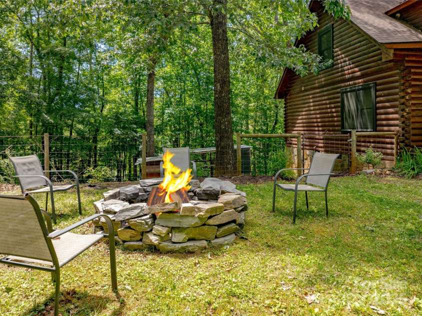 95 Idlewood Drive, Marion, NC 28752.  MLS# CAR4263726, YatesRealty ID 21708. 