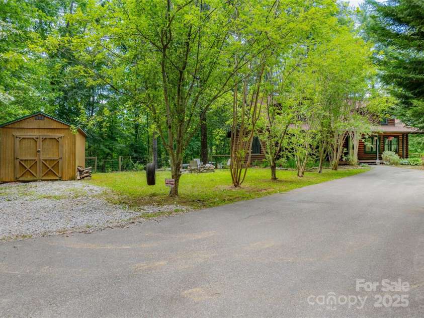 95 Idlewood Drive, Marion, NC 28752.  MLS# CAR4263726, YatesRealty ID 21708. 