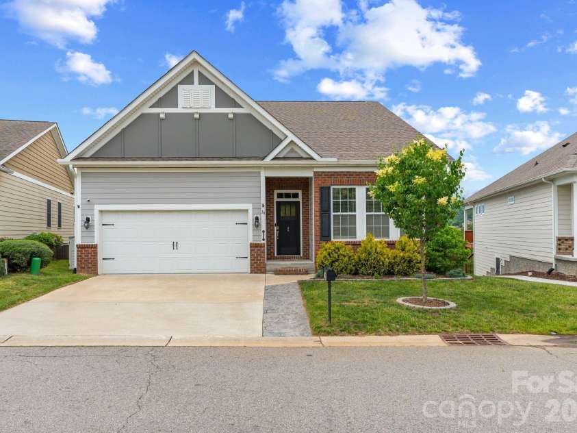 34 Rose Creek Road, Leicester, NC 28748.  MLS# CAR4379089, YatesRealty ID 21709. 