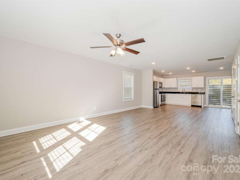 604 8th Street, Kannapolis, NC 28081.  MLS# CAR4318481, YatesRealty ID 2171. 