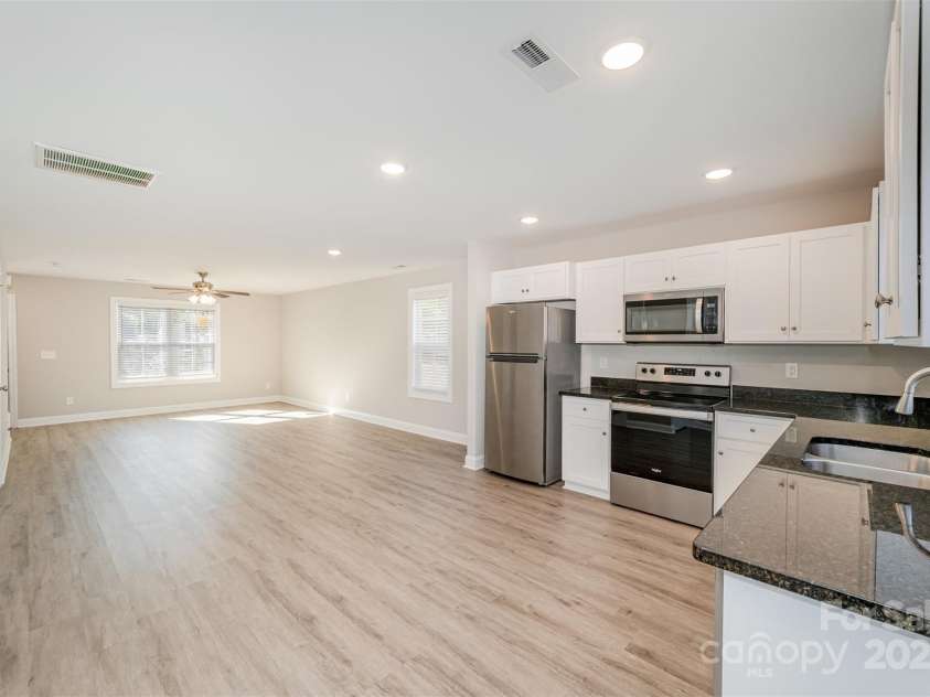 604 8th Street, Kannapolis, NC 28081.  MLS# CAR4318481, YatesRealty ID 2171. 