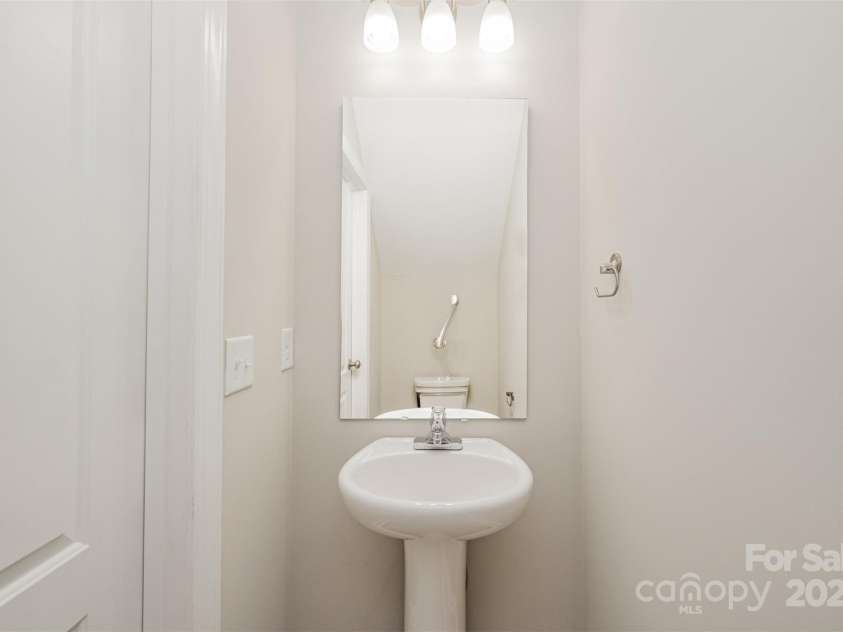 604 8th Street, Kannapolis, NC 28081.  MLS# CAR4318481, YatesRealty ID 2171. 