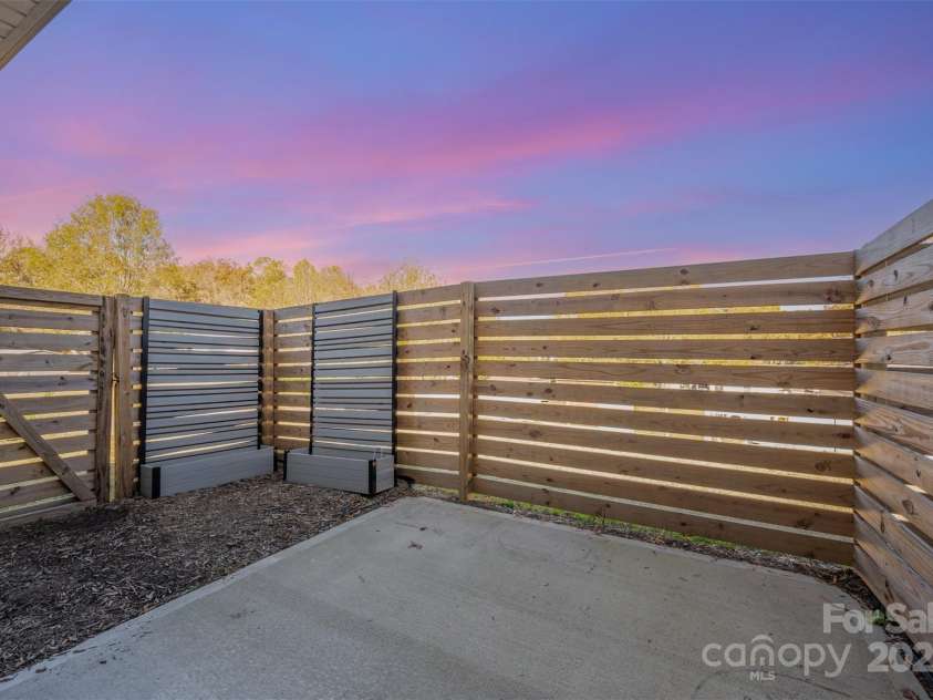 604 8th Street, Kannapolis, NC 28081.  MLS# CAR4318481, YatesRealty ID 2171. 