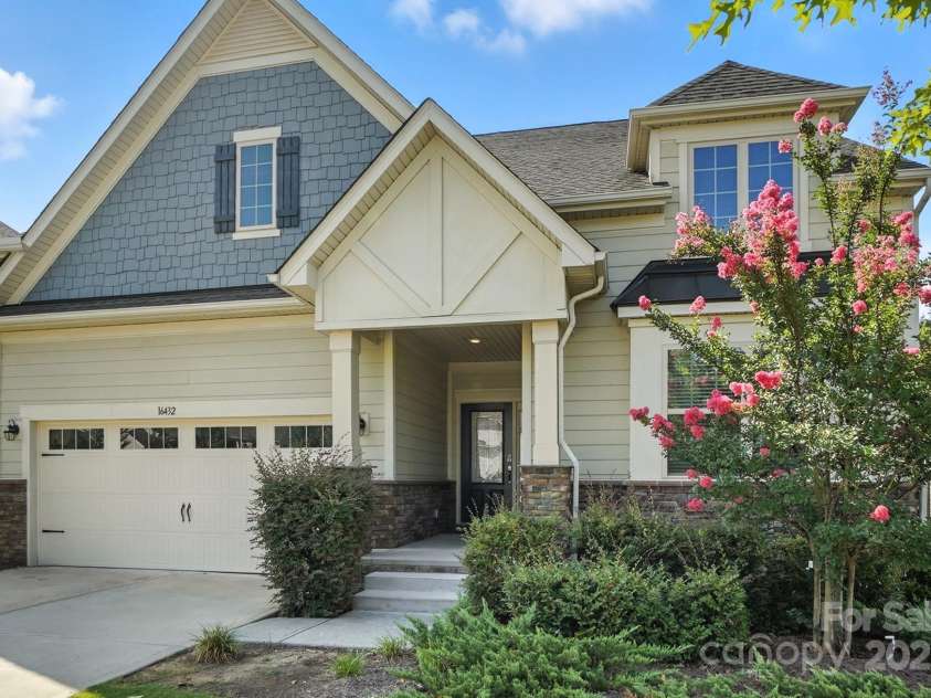 16432 Cozy Cove Road, Charlotte, NC 28278.  MLS# CAR4271074, YatesRealty ID 21712. 