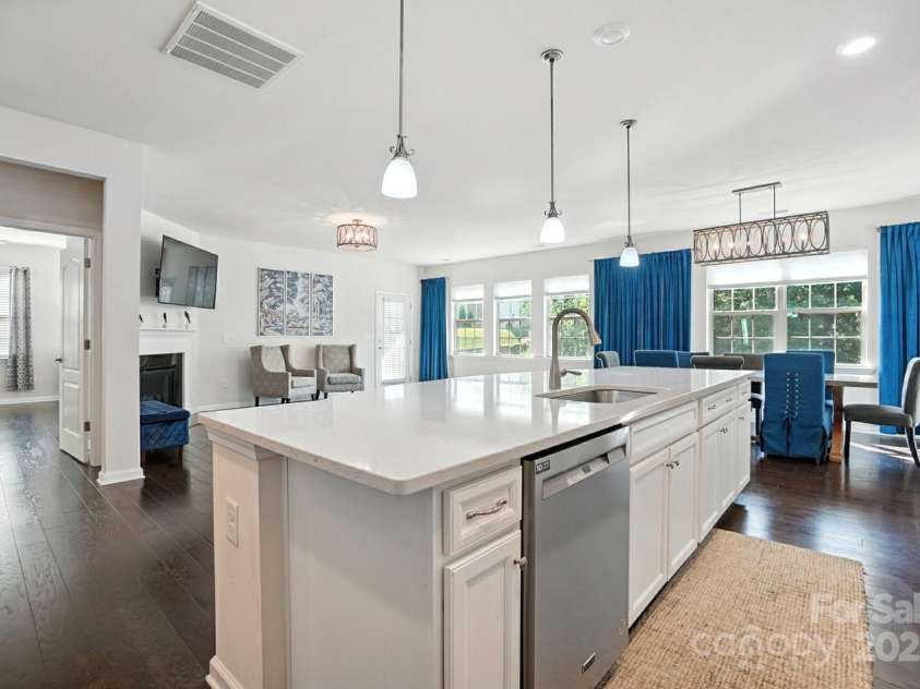 16432 Cozy Cove Road, Charlotte, NC 28278.  MLS# CAR4271074, YatesRealty ID 21712. 