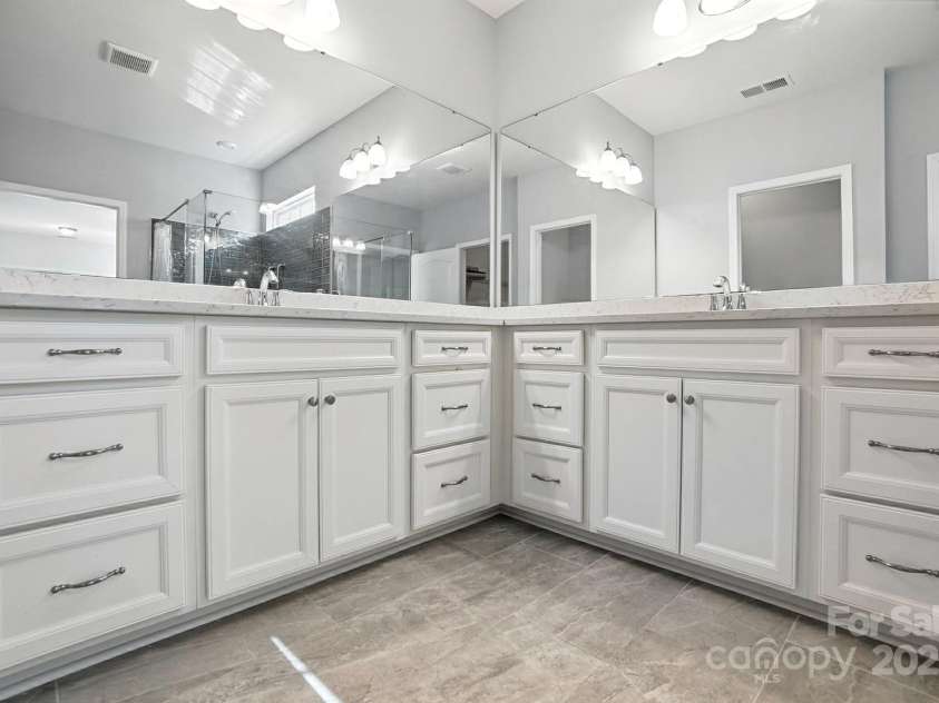 16432 Cozy Cove Road, Charlotte, NC 28278.  MLS# CAR4271074, YatesRealty ID 21712. 
