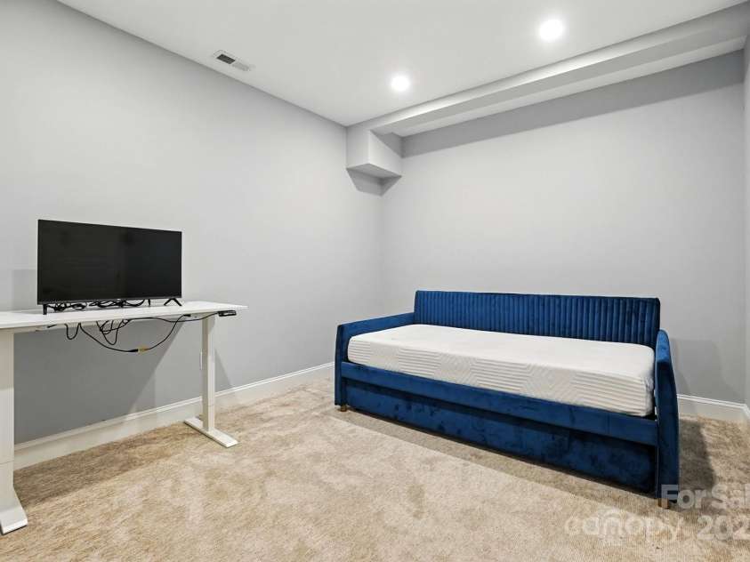 16432 Cozy Cove Road, Charlotte, NC 28278.  MLS# CAR4271074, YatesRealty ID 21712. 