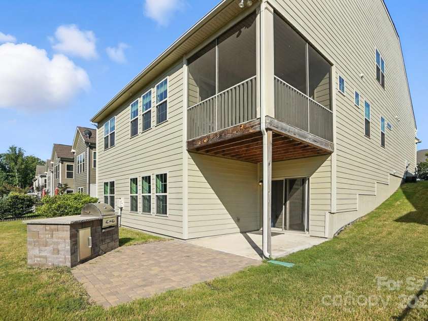 16432 Cozy Cove Road, Charlotte, NC 28278.  MLS# CAR4271074, YatesRealty ID 21712. 