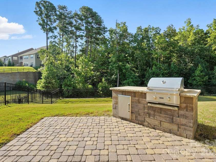 16432 Cozy Cove Road, Charlotte, NC 28278.  MLS# CAR4271074, YatesRealty ID 21712. 
