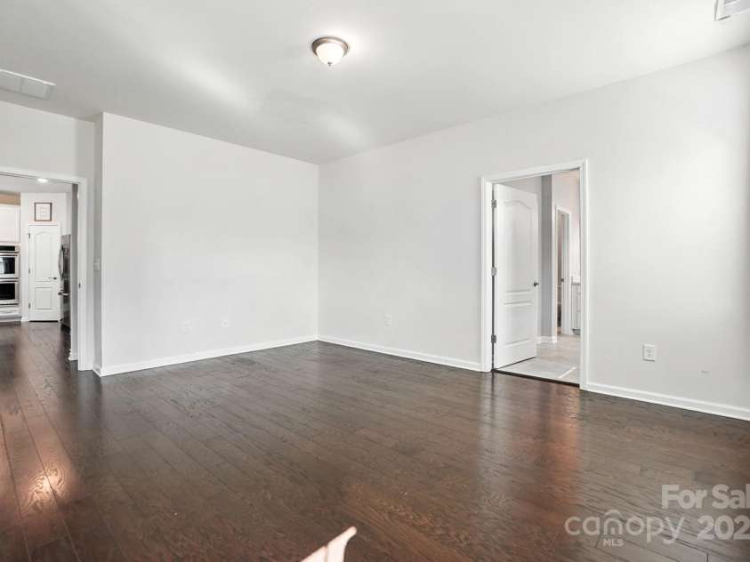 16432 Cozy Cove Road, Charlotte, NC 28278.  MLS# CAR4271074, YatesRealty ID 21712. 