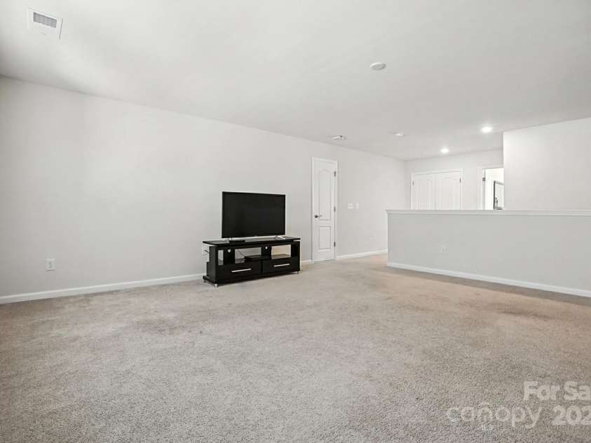 16432 Cozy Cove Road, Charlotte, NC 28278.  MLS# CAR4271074, YatesRealty ID 21712. 