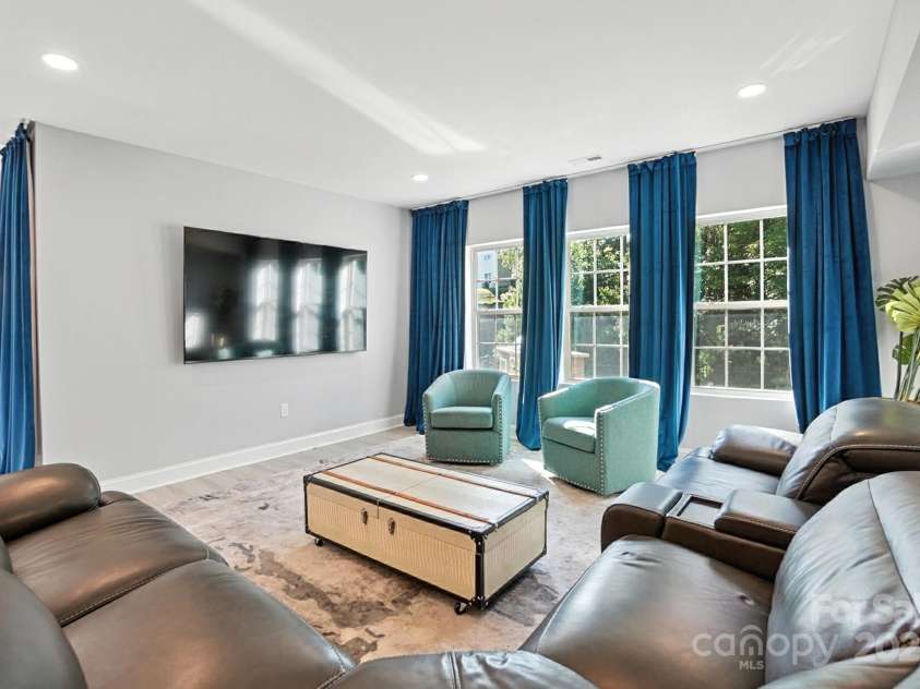 16432 Cozy Cove Road, Charlotte, NC 28278.  MLS# CAR4271074, YatesRealty ID 21712. 