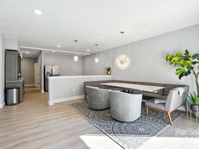 16432 Cozy Cove Road, Charlotte, NC 28278.  MLS# CAR4271074, YatesRealty ID 21712. 