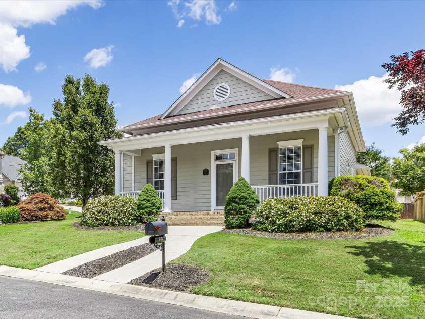 4148 Cedar Point Avenue, Matthews, NC 28104.  MLS# CAR4239587, YatesRealty ID 21713. 