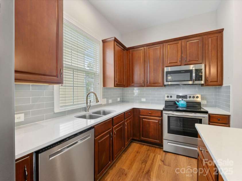 4148 Cedar Point Avenue, Matthews, NC 28104.  MLS# CAR4239587, YatesRealty ID 21713. 