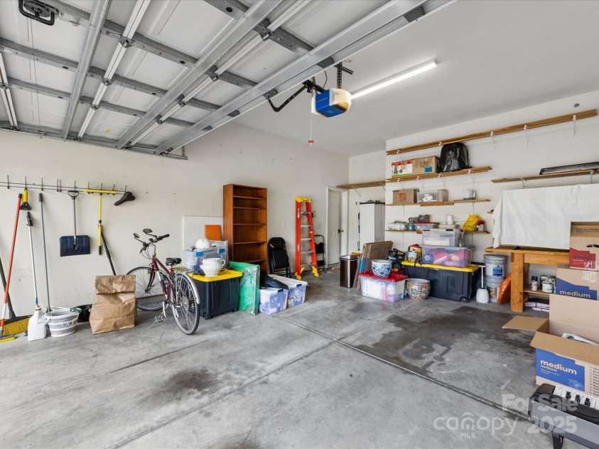 4148 Cedar Point Avenue, Matthews, NC 28104.  MLS# CAR4239587, YatesRealty ID 21713. 