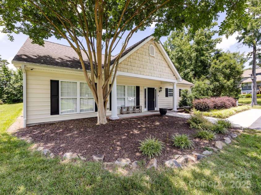 4148 Cedar Point Avenue, Matthews, NC 28104.  MLS# CAR4239587, YatesRealty ID 21713. 