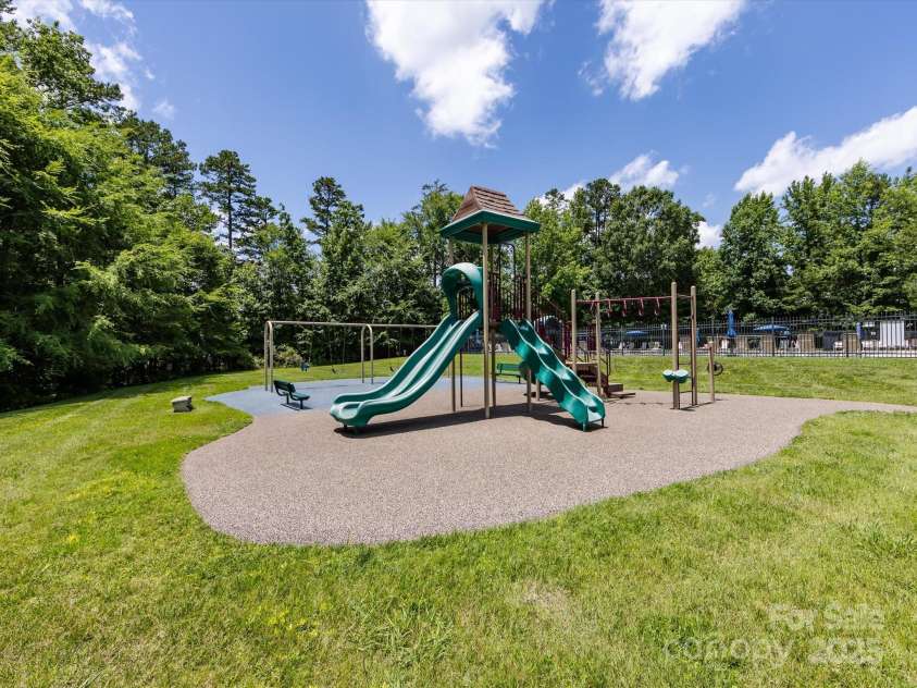 4148 Cedar Point Avenue, Matthews, NC 28104.  MLS# CAR4239587, YatesRealty ID 21713. 