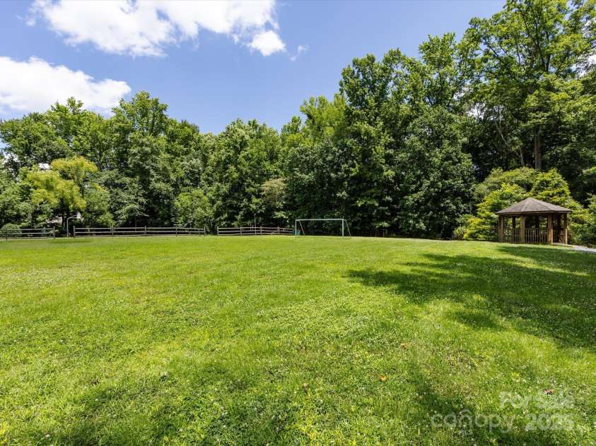 4148 Cedar Point Avenue, Matthews, NC 28104.  MLS# CAR4239587, YatesRealty ID 21713. 