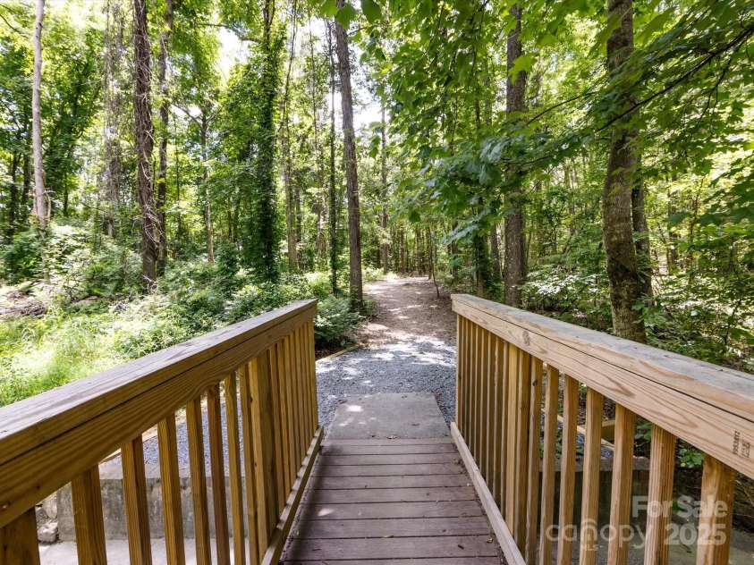4148 Cedar Point Avenue, Matthews, NC 28104.  MLS# CAR4239587, YatesRealty ID 21713. 