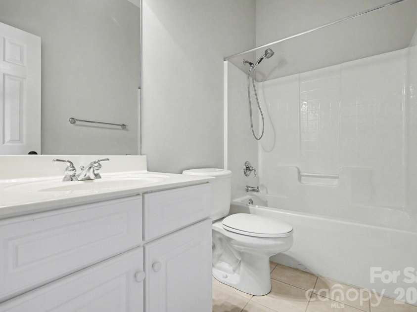 4148 Cedar Point Avenue, Matthews, NC 28104.  MLS# CAR4333823, YatesRealty ID 21713. 