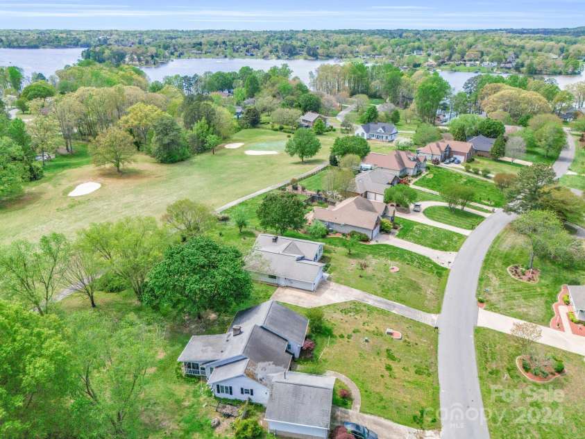 129 Dunes Drive, Kings Mountain, NC 28086.  MLS# CAR4128128, YatesRealty ID 21714. 